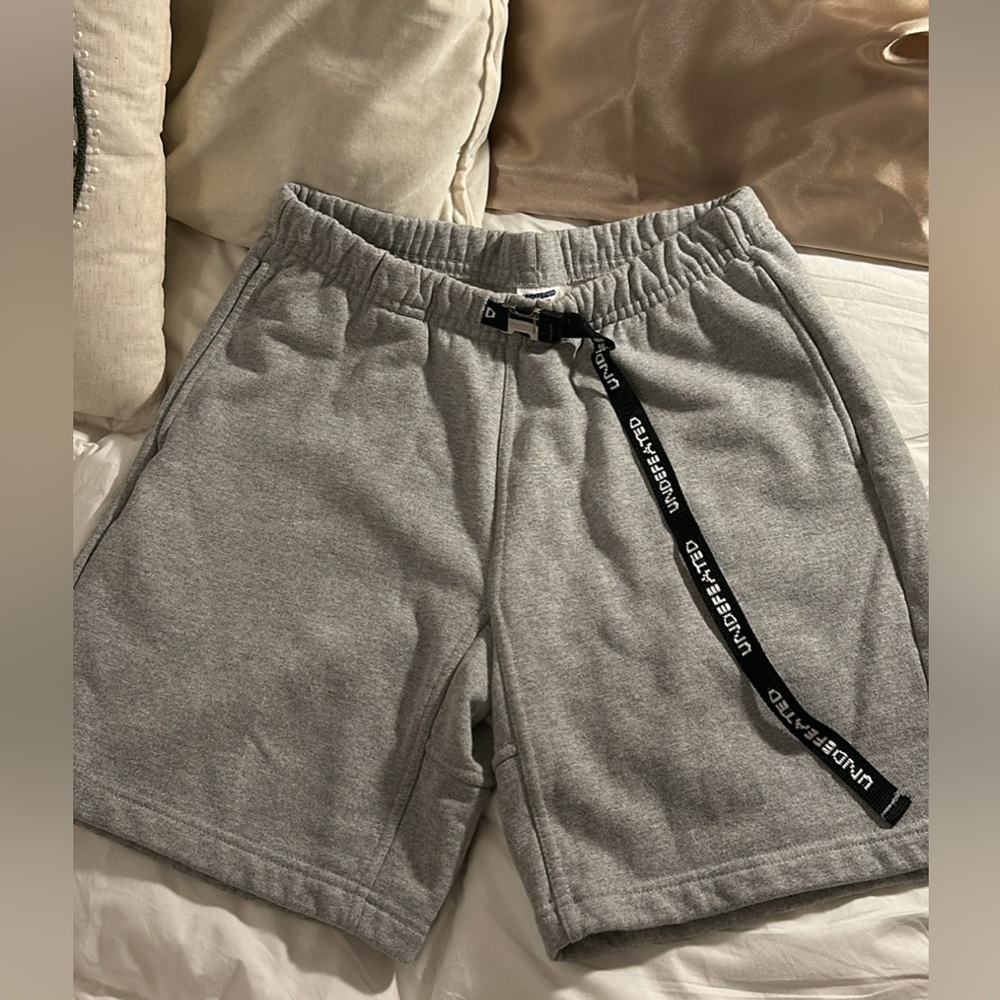 Undefeated mens shorts, Gray, Medium size